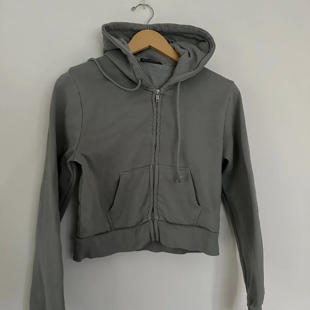 Brandy Melville Cropped Zip Hoodie - Blueish Gray - Picture 2 of 8